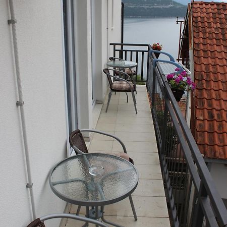 Guest House Put 内乌姆 外观 照片
